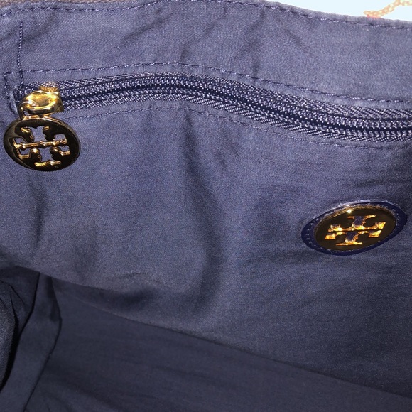 Tory Burch Tote Bag in GUC - Picture 10 of 14